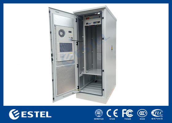 IP55 33U gabinete exterior 1 compartimiento con estante de baterías y distribución de energía