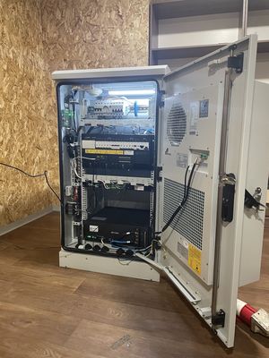 19 pulgadas 18U Estándar de exterior gabinete de telecomunicaciones con sistema de refrigeración Una puerta de entrada de acero inoxidable