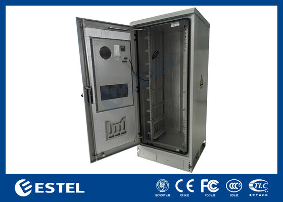 Cabinet de piso 32U exterior protegido de grado IP para infraestructuras críticas de telecomunicaciones