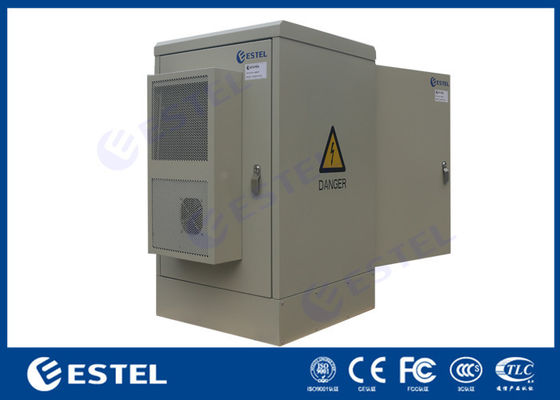 Dos soporte al aire libre del piso del gabinete de las telecomunicaciones de la puerta 16U IP65 con el aire acondicionado para refrescarse