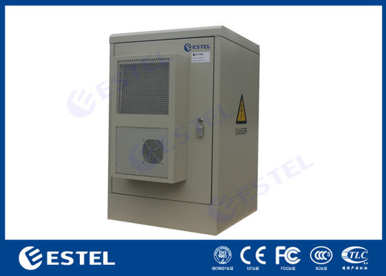 Dos soporte al aire libre del piso del gabinete de las telecomunicaciones de la puerta 16U IP65 con el aire acondicionado para refrescarse